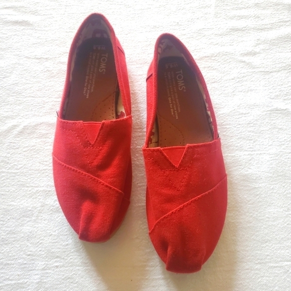 Toms Red Canvas Sz. 6.5 Flat Slip-on Shoes - Picture 1 of 8